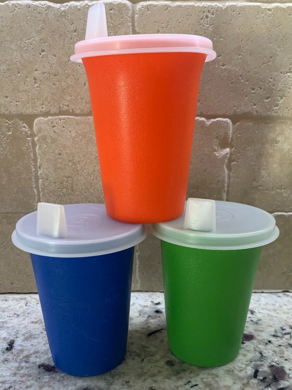 Tupperware Set Of 3 Sippy Cup Bell Tumblers USA 109-43 w/ lids